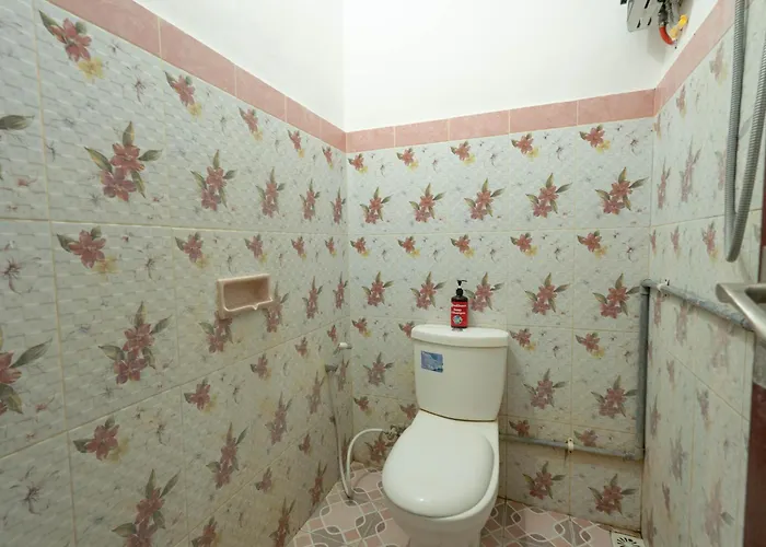 Hotel Reddoorz Near Buleleng Harbour 2