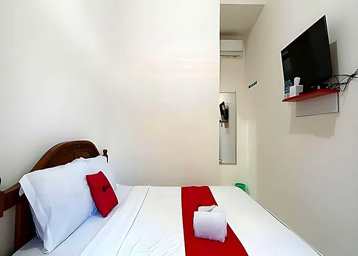 Hotel Reddoorz Near Buleleng Harbour 2 2*